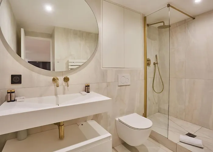 Lägenhet Charming Parisian - Center Of *